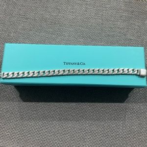 Tiffany and Co curb link bracelet in silver